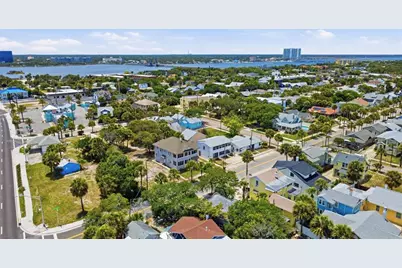 215 S Oleander Avenue, Daytona Beach, FL 32118 - Photo 2