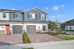 2827 Narcoossee Cmns Wy, Saint Cloud, FL 34771 - Photo 2