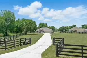 40143 Babb Rd, Umatilla, FL 32784 - Photo 2