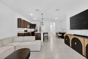 567 Mangrove Shade Cir, Apollo Beach, FL 33572 - Photo 10