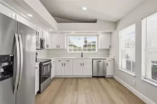 106 Lamplighter Dr, Sanford, FL 32771 - Photo 10