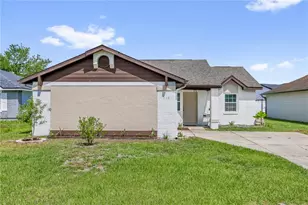 115 Coralwood Cir, Kissimmee, FL 34743 - Photo 2