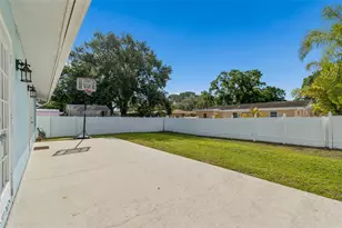 1898 76th Pl N, Saint Petersburg, FL 33702 - Photo 22