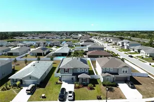 3576 Bristol Cove Ln, Saint Cloud, FL 34772 - Photo 2