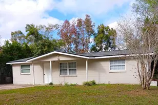 21377 Campbell Dr, Brooksville, FL 34601 - Photo 2