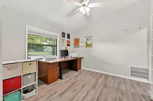 890 Mendoza Dr, Orlando, FL 32825 - Photo 10