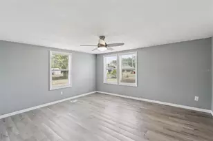 2484 Gator Ln, Groveland, FL 34736 - Photo 10