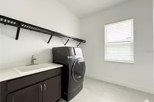 9652 English Laurel Ct, Orlando, FL 32827 - Photo 10