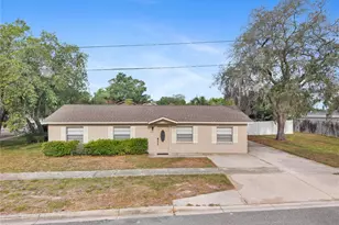 1221 E Court St, Tarpon Springs, FL 34689 - Photo 6
