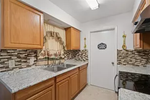 2209 Mitch Ct E, Sanford, FL 32771 - Photo 10