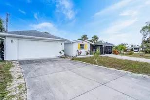 456 Sandlewood Dr, Venice, FL 34293 - Photo 2
