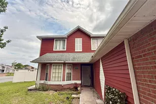 187 Pinewood Cir, Kissimmee, FL 34743 - Photo 2