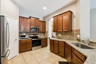 8484 Dover View Ln, Orlando, FL 32829 - Photo 4