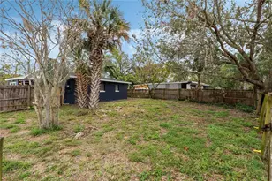 1090 Emerald Dr, Mount Dora, FL 32757 - Photo 22