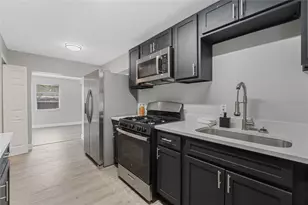 1090 Emerald Dr, Mount Dora, FL 32757 - Photo 10
