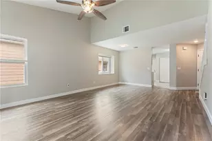 587 Portland Cir, Apopka, FL 32703 - Photo 12