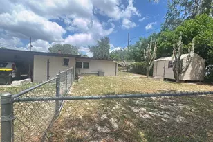 2009 S Lakeshore Dr, Clermont, FL 34711 - Photo 2