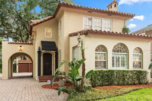 732 Edgewater Dr, Orlando, FL 32804 - Photo 1