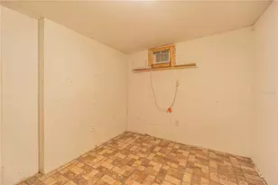 10704 N Annette Ave, Tampa, FL 33612 - Photo 14