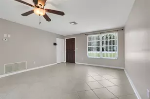 520 N Lacy Cir, Deltona, FL 32725 - Photo 4