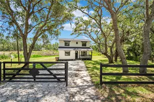 42111 Chinaberry Ct, Eustis, FL 32736 - Photo 4