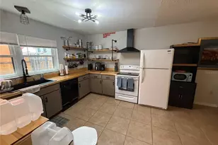 447 Hunter Cir, Kissimmee, FL 34758 - Photo 14