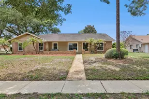 1250 Gran Paseo Dr, Orlando, FL 32825 - Photo 1