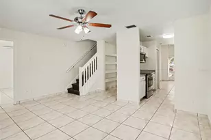 9910 N Dean Oaks Ct, Orlando, FL 32825 - Photo 4