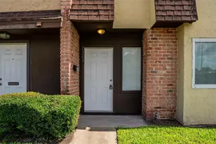 2323 Huntington Green Ct, Orlando, FL 32839 - Photo 2