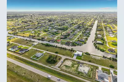 407 NW 31st Place, Cape Coral, FL 33993 - Photo 4