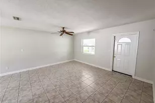 2890 53rd St N, Saint Petersburg, FL 33710 - Photo 8