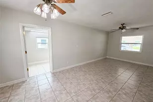 2890 53rd St N, Saint Petersburg, FL 33710 - Photo 12