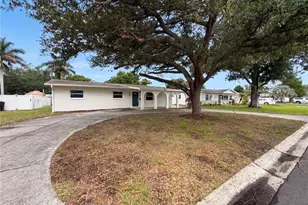 2890 53rd St N, Saint Petersburg, FL 33710 - Photo 4