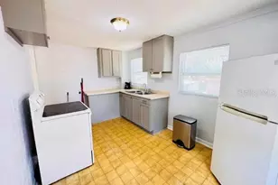 2722 S Sunrise Ct, Orlando, FL 32806 - Photo 14