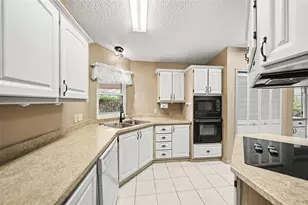 1204 Maria Ct, Lady Lake, FL 32159 - Photo 10