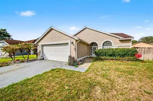 2058 Sue Ellen Ct, Apopka, FL 32703 - Photo 2