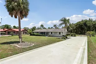 5234 Magnolia Terrace, Fruitland Park, FL 34731 - Photo 4