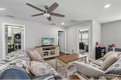 7673 Yale Harbor Drive, Wesley Chapel, FL 33545 - Photo 18