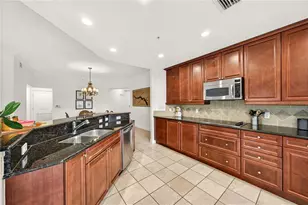 2305 Edgewater Dr, Orlando, FL 32804 - Photo 12