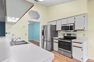 9109 Queen Elizabeth Ct, Orlando, FL 32818 - Photo 12