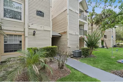 1948 Lake Atriums Circle #124, Orlando, FL 32839 - Photo 2