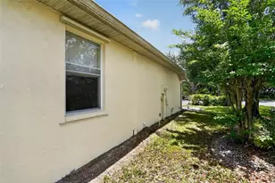 11226 Primrose Cir, Bradenton, FL 34202 - Photo 8
