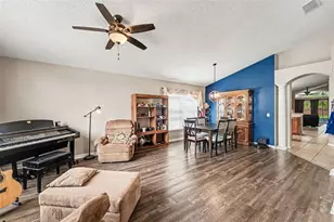 8376 Lake Amhurst Tr, Orlando, FL 32829 - Photo 6