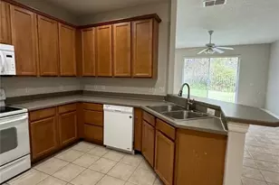 10360 Sandy Marsh Ln, Orlando, FL 32832 - Photo 8