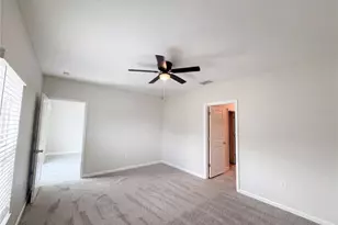 2307 Burney Fls Ln, Davenport, FL 33837 - Photo 4