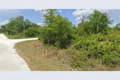 383 Carole Road NW, Lake Placid, FL 33852 - Photo 2