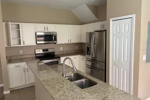 1407 Retreat Cir, Clermont, FL 34714 - Photo 4