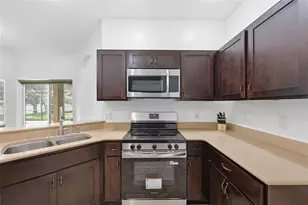 2901 Sweetspire Circle, Kissimmee, FL 34746 - Photo 18