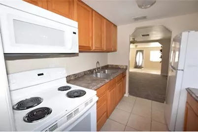 317 E Barnes Avenue, Eustis, FL 32726 - Photo 22