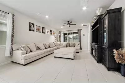 2739 Summer Retreat Lane, Kissimmee, FL 34744 - Photo 4